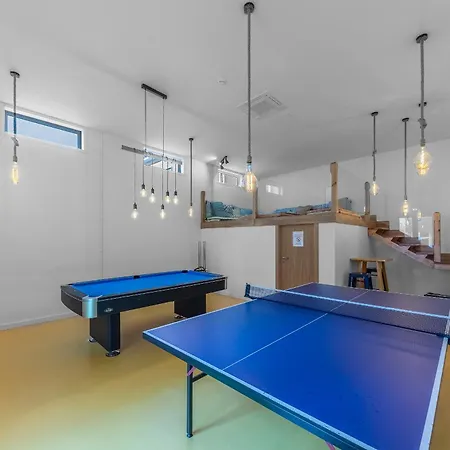 Studentville Academia Bed & Breakfast