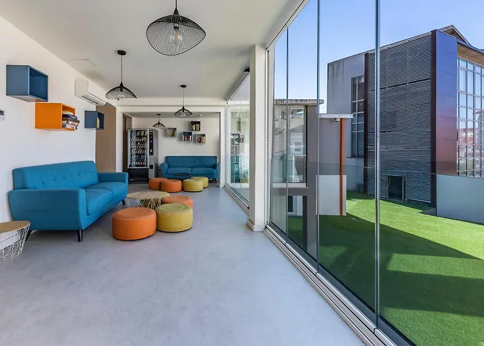 Studentville Academia 住宿加早餐酒店 科英布拉