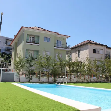 Studentville Academia Bed and Breakfast