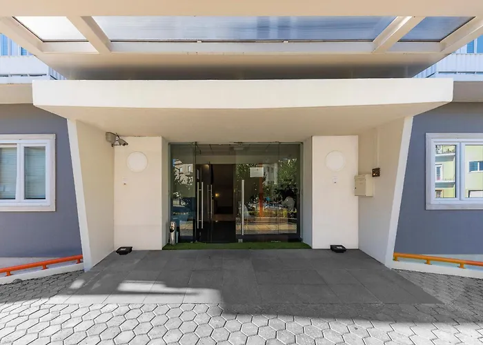 Studentville Academia Bed and Breakfast 3*